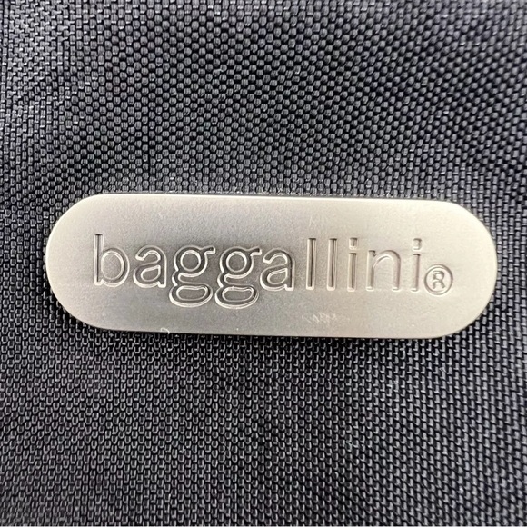 Baggallini Black Nylon Ergonomic Unisex Sling Crossbody Bag Lightweight - Picture 12 of 14